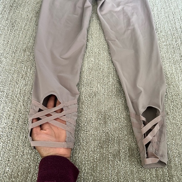 Workhall Cropped Leggings Size Medium - Picture 4 of 5